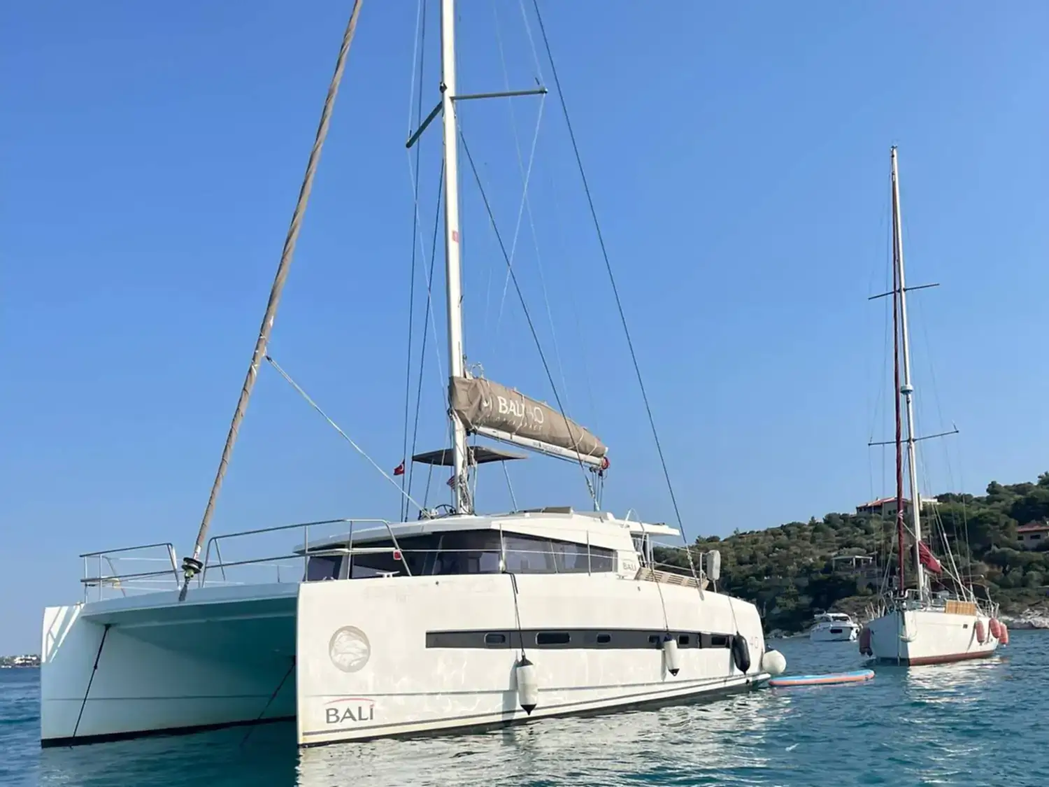 Çeşme'de Katamaran Kiralama