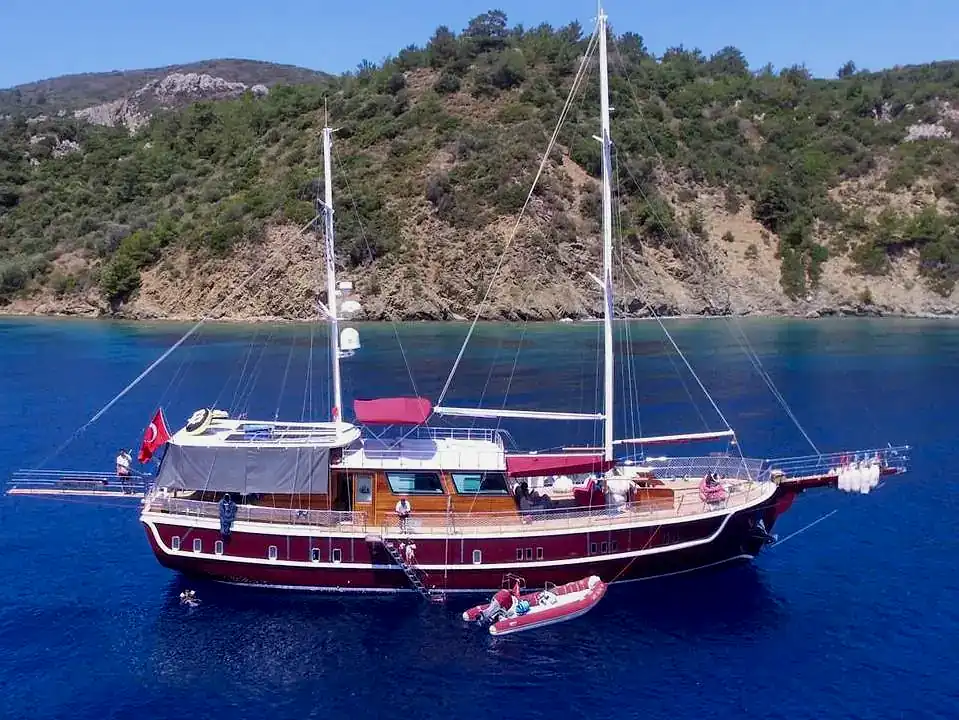 Göcek 6 Kamaralı Kiralik Gulet