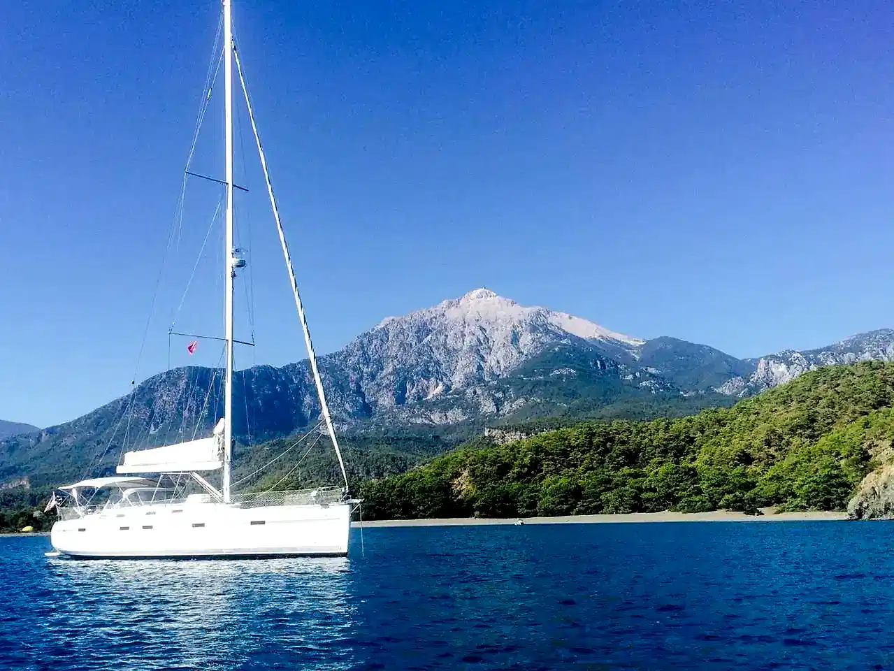 Kemer'de Yelkenli Kiralama